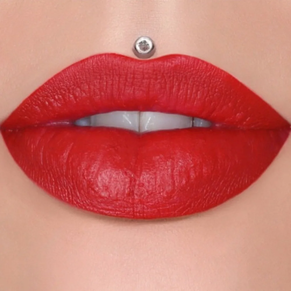 🪷 NIB Jeffree Star Velvet Trap “Confessional”